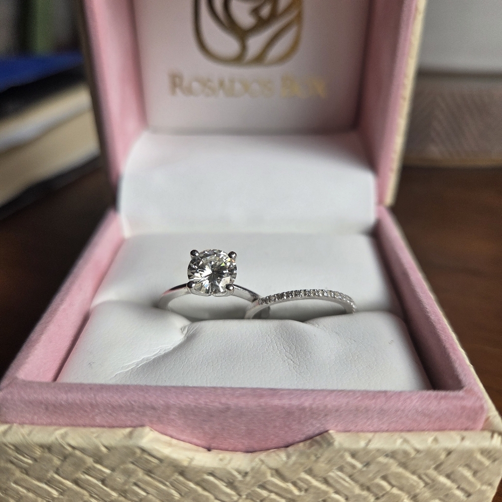 14 kt White Gold Moissanite Diamond Ring Set - Picture 3 of 10
